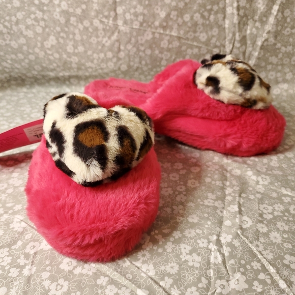 Betsey Johnson Faux Fur Slippers Scuffs *FIRM* - Picture 6 of 10